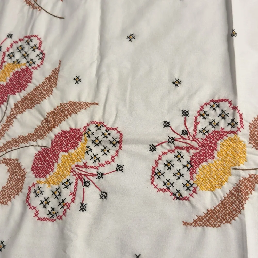 Beautiful Vtg Embroidery Cross-stitch Flower Floral 49